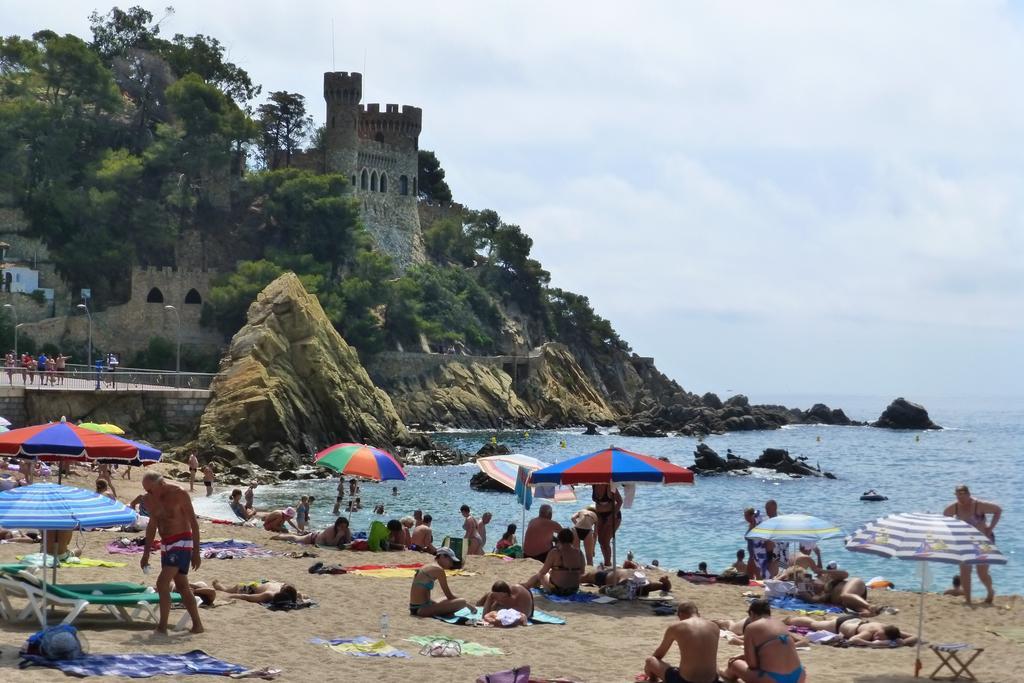 Sant Jordi Plaza España Lloret de Mar